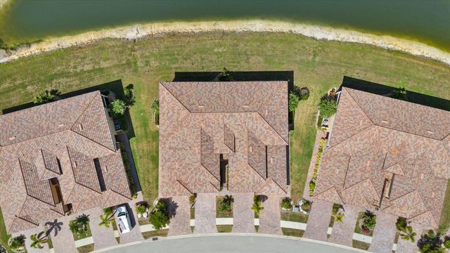 20080 RAGAZZA CIRCLE 102, Venice, FL 34293