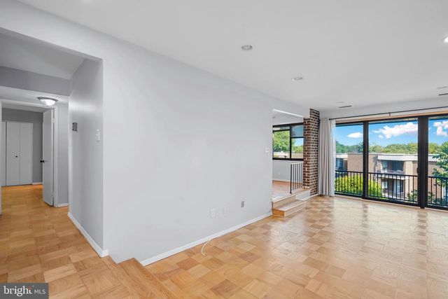 9900 BLUNDON DR #10-303, Silver Spring, MD 20902
