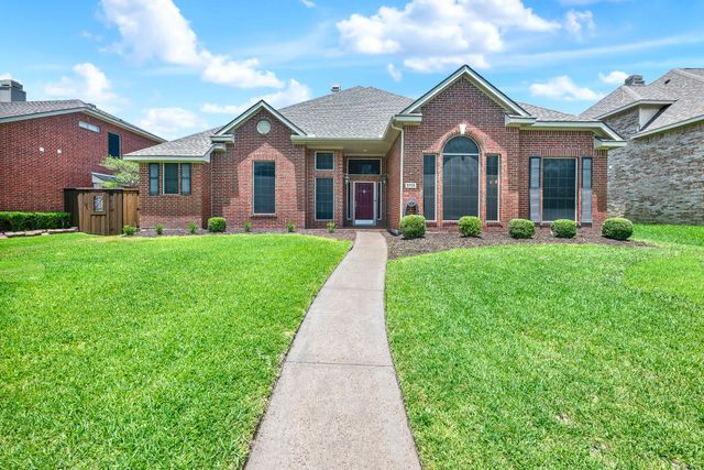 5705 Abingdon Drive, Richardson, TX 75082