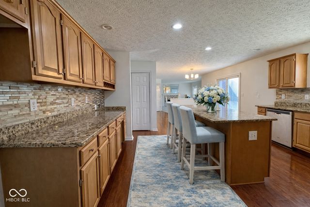 11458 Sutton Place Drive W, Carmel, IN 46032