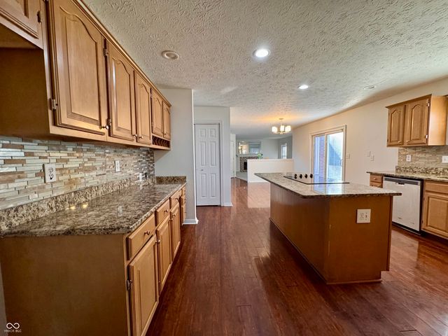 11458 Sutton Place Drive W, Carmel, IN 46032