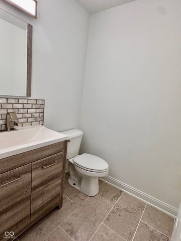 11458 Sutton Place Drive W, Carmel, IN 46032