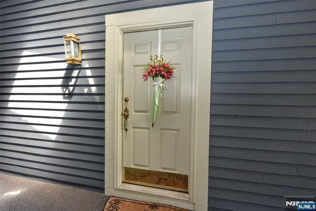 335 Cambridge Drive, Ramsey, NJ 07446