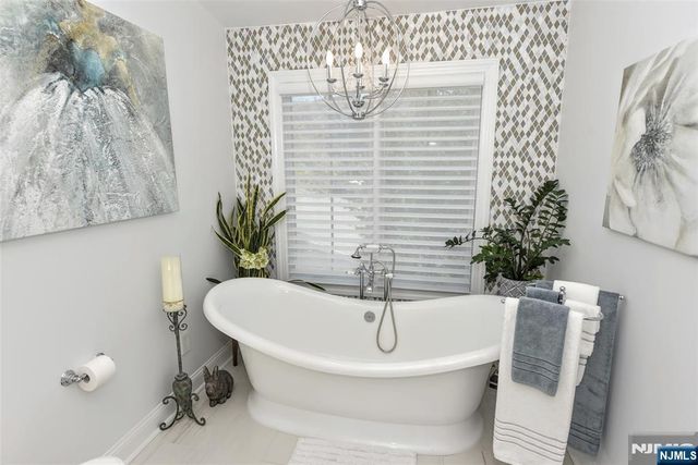 335 Cambridge Drive, Ramsey, NJ 07446