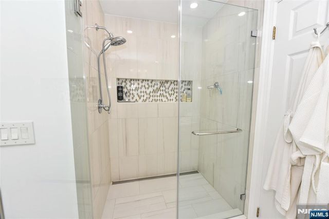 335 Cambridge Drive, Ramsey, NJ 07446