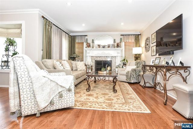 335 Cambridge Drive, Ramsey, NJ 07446