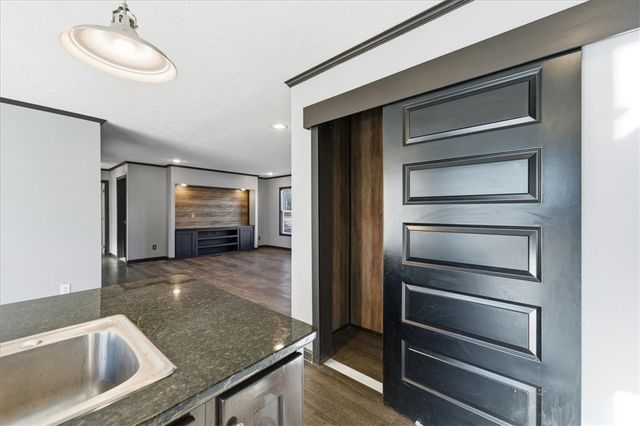 313 W Lake Street, Iva, SC 29655