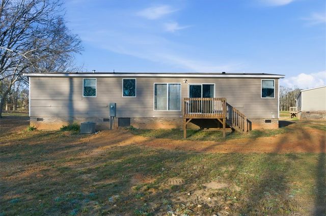 313 W Lake Street, Iva, SC 29655