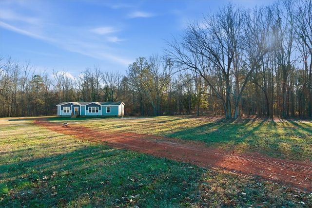 313 W Lake Street, Iva, SC 29655