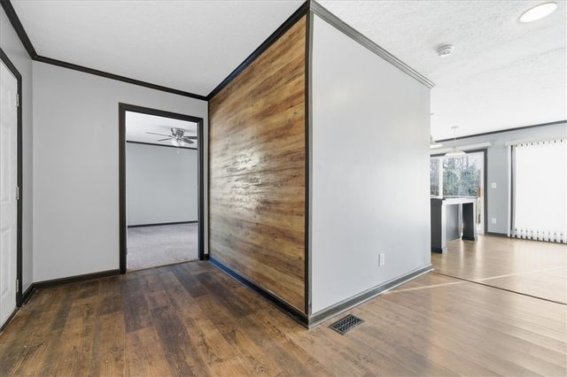 313 W Lake Street, Iva, SC 29655