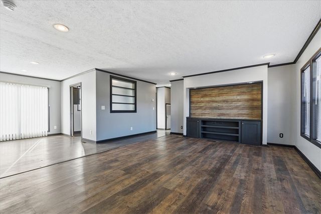 313 W Lake Street, Iva, SC 29655