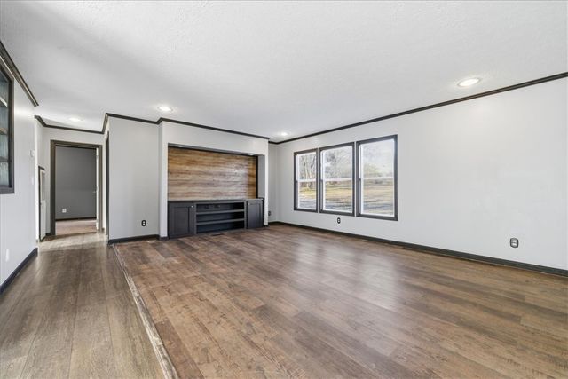 313 W Lake Street, Iva, SC 29655