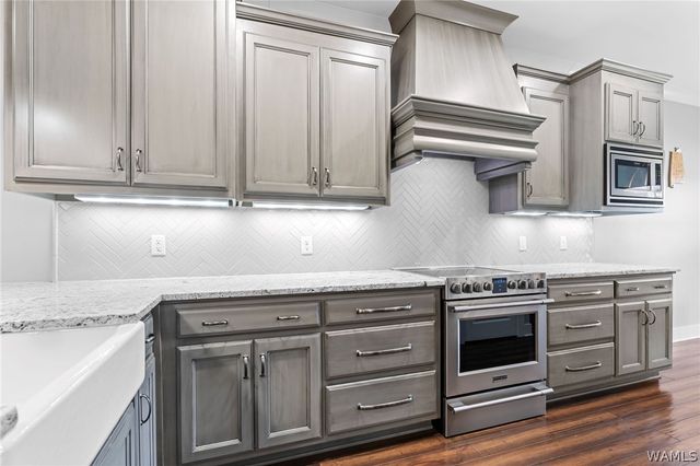 13858 Hemlock, Northport, AL 35475