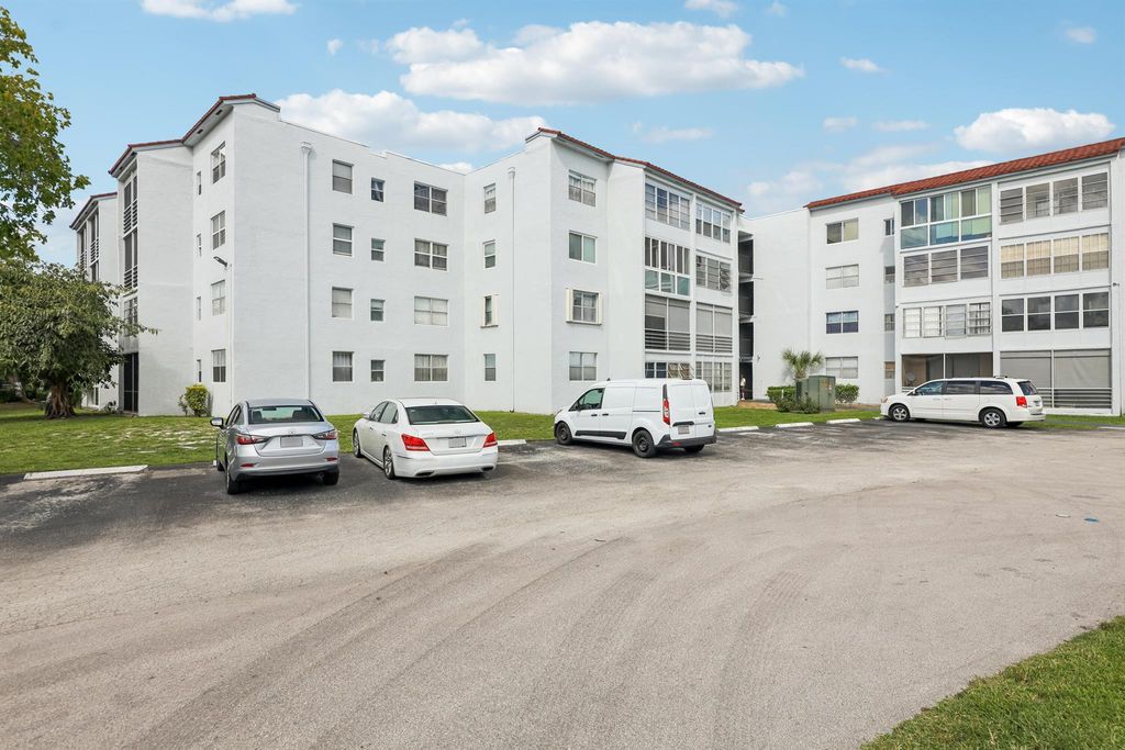 2860 Somerset Drive 307k, Lauderdale Lakes, FL 33311