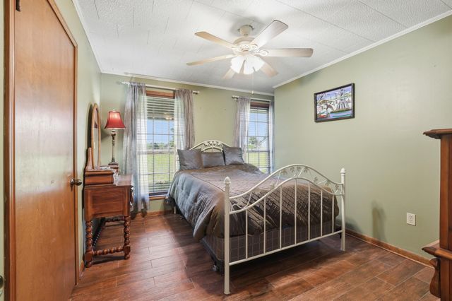 4305 Bayouside Dr, Houma, LA 70363