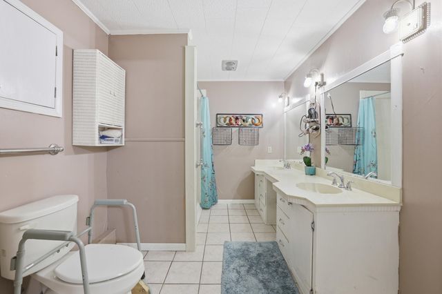 4305 Bayouside Dr, Houma, LA 70363