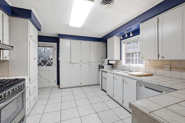 4305 Bayouside Dr, Houma, LA 70363