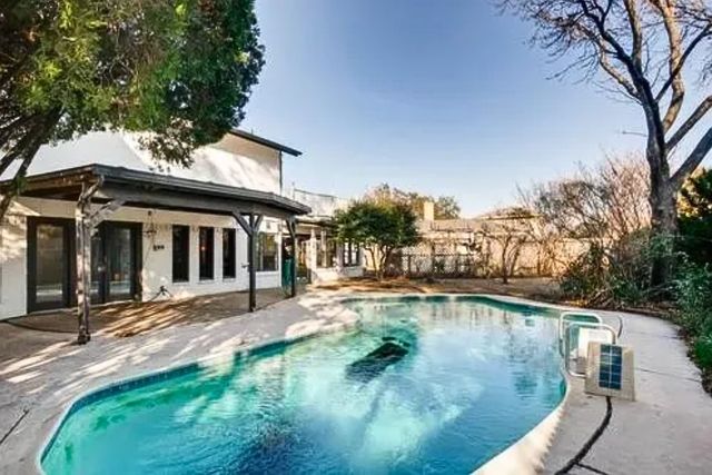 2706 S Surrey Drive, Carrollton, TX 75006