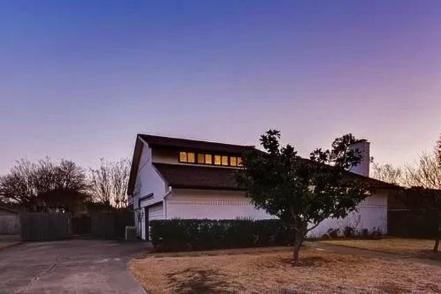 2706 S Surrey Drive, Carrollton, TX 75006