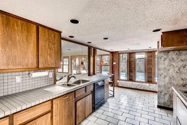 2706 S Surrey Drive, Carrollton, TX 75006