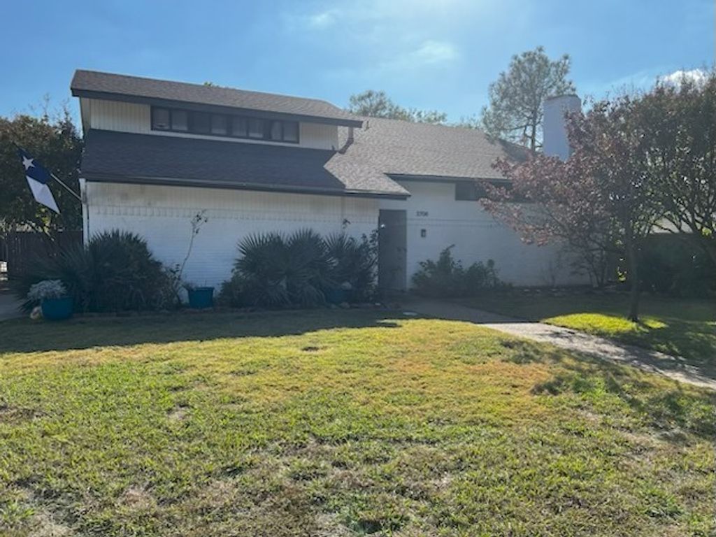 2706 S Surrey Drive, Carrollton, TX 75006