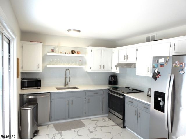 16312 DELL PL. 312, Stanhope Boro, NJ 07874