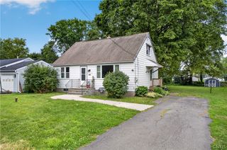 212 Lawrence Avenue, Clay, NY 13212
