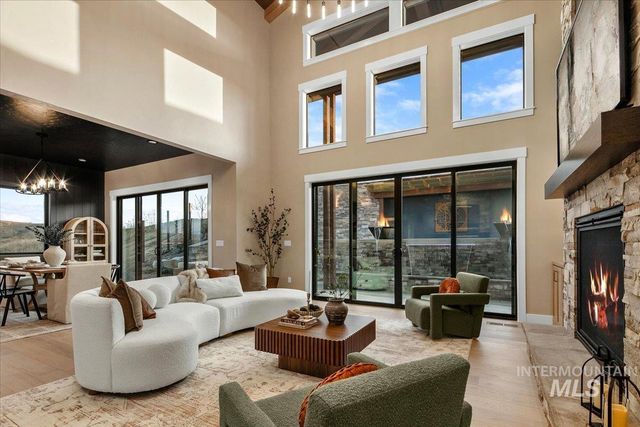 7017 N Cairnhill Way, Eagle, ID 83616