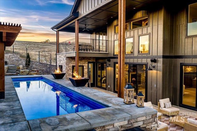 7017 N Cairnhill Way, Eagle, ID 83616