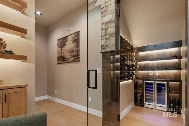 7017 N Cairnhill Way, Eagle, ID 83616