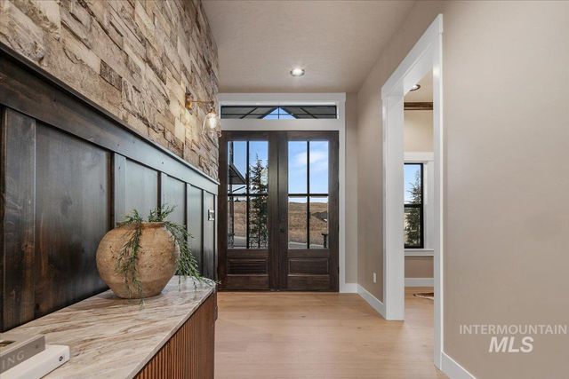 7017 N Cairnhill Way, Eagle, ID 83616