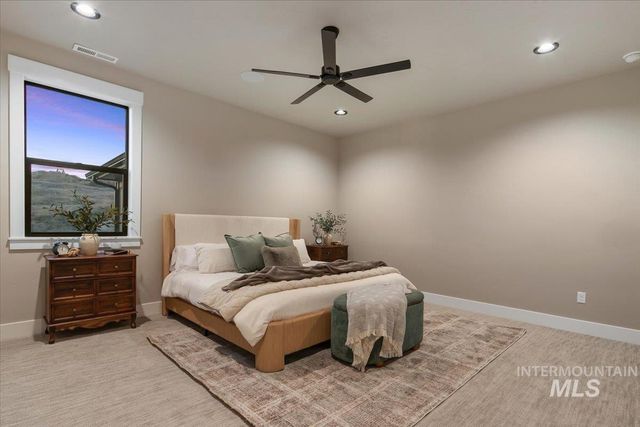 7017 N Cairnhill Way, Eagle, ID 83616