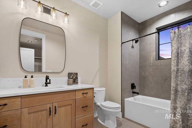 7017 N Cairnhill Way, Eagle, ID 83616