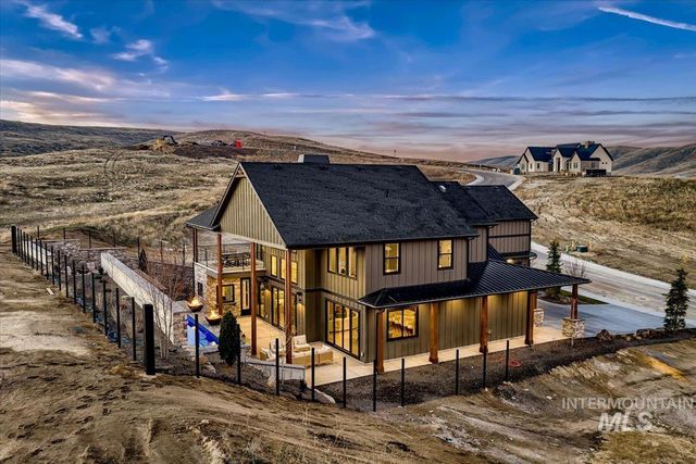 7017 N Cairnhill Way, Eagle, ID 83616