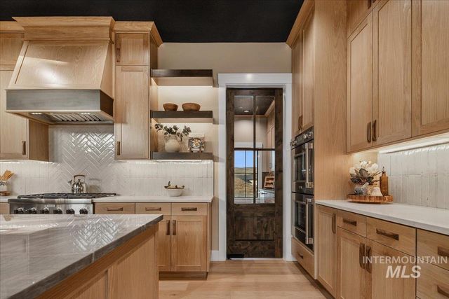 7017 N Cairnhill Way, Eagle, ID 83616