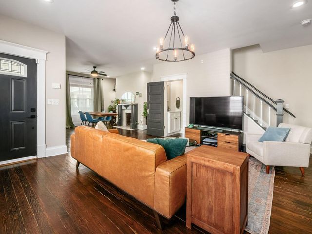 617 Reinhard Avenue, Columbus, OH 43206
