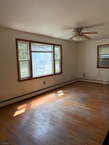 401 Liberty Blvd, Pohatcong Twp., NJ 08865