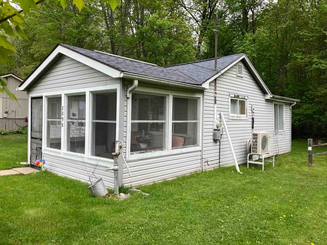 2898 Lakeshore Drive, Gladwin, MI 48624