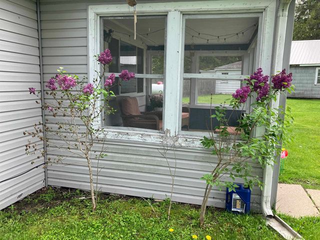 2898 Lakeshore Drive, Gladwin, MI 48624
