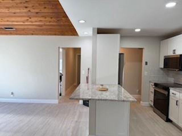 318 SW 34th Terrace, Deerfield Beach, FL 33442