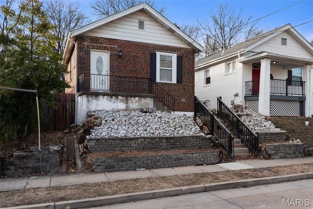 2039 Yale Avenue, Maplewood, MO 63143