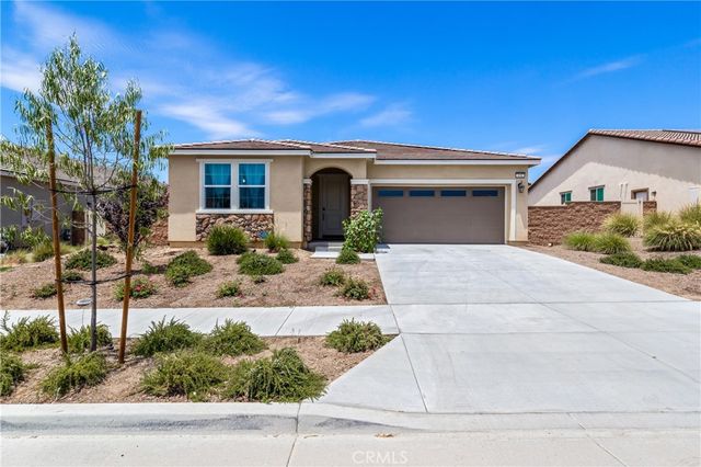458 Berrybush, Hemet, CA 92543
