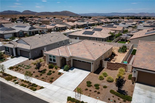 458 Berrybush, Hemet, CA 92543