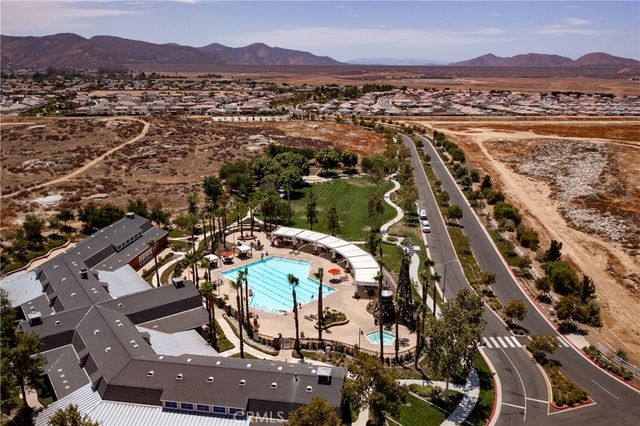 458 Berrybush, Hemet, CA 92543