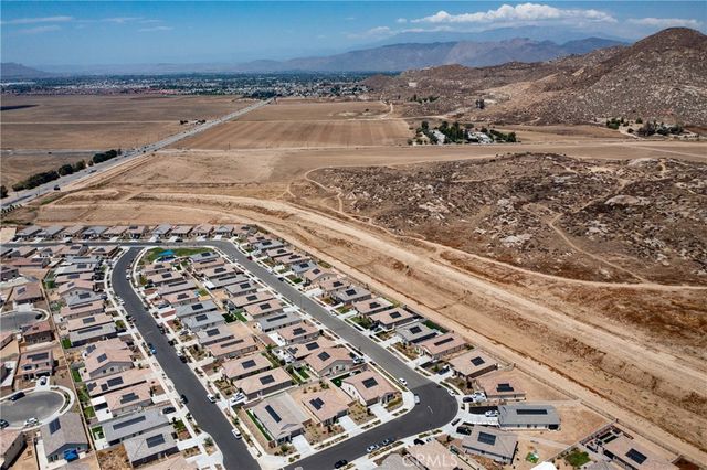 458 Berrybush, Hemet, CA 92543