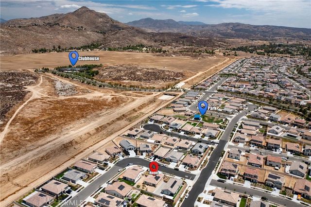 458 Berrybush, Hemet, CA 92543