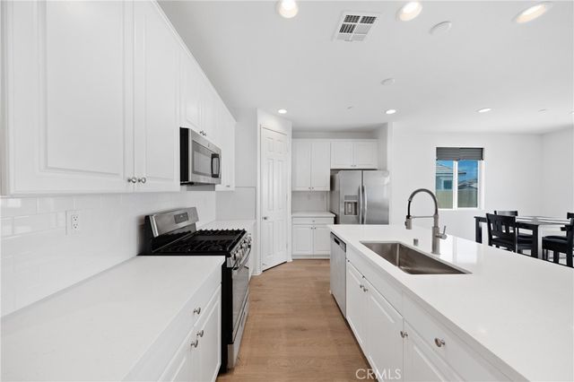 458 Berrybush, Hemet, CA 92543