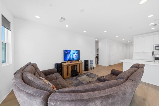458 Berrybush, Hemet, CA 92543