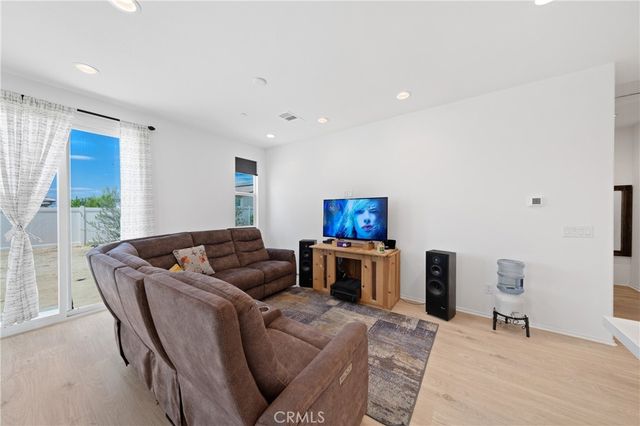 458 Berrybush, Hemet, CA 92543