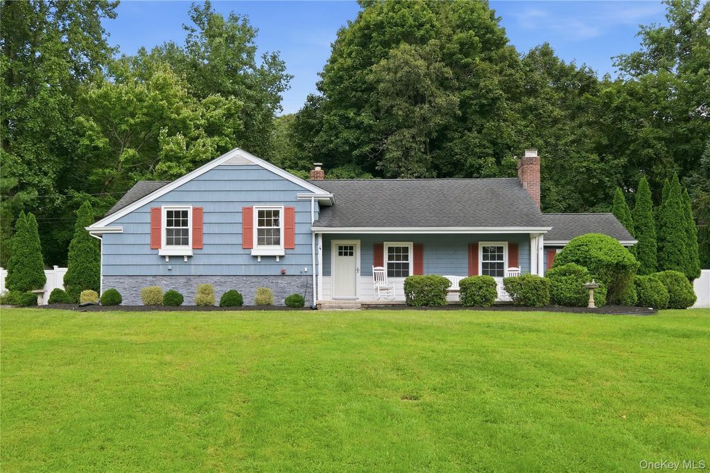 4 Honey Lane W, Miller Place, NY 11764 — exterior